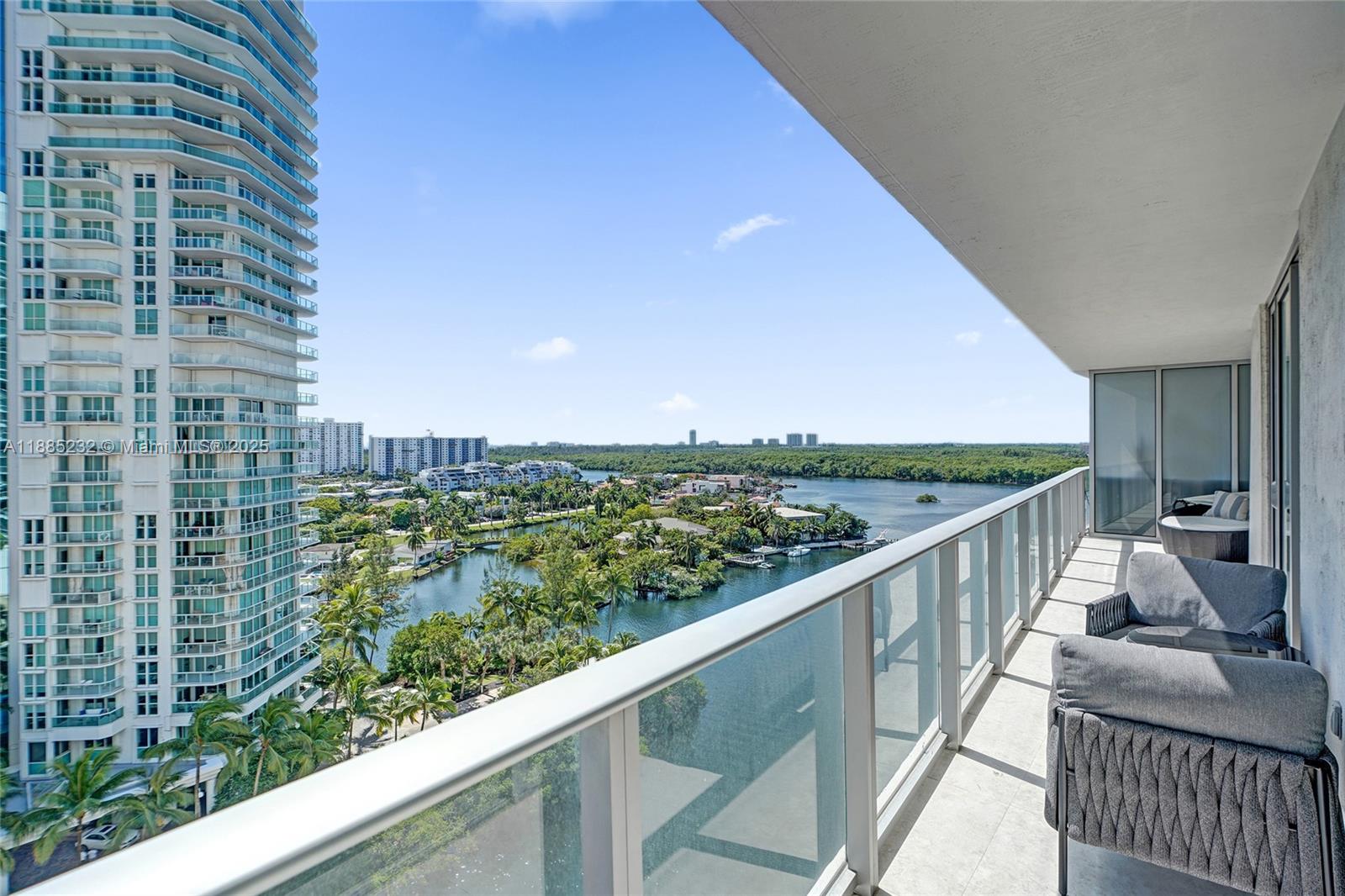 See details 4-1104 3 / 3 1541 sq. ft. $ 2025-09-26 0 Photo