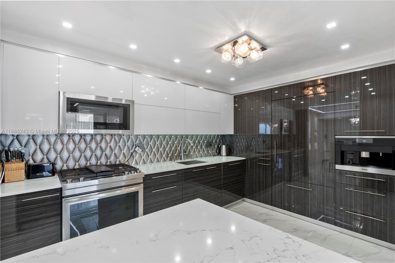 Photo of 2030 Ocean Drive  #2127, Hallandale Beach, Florida, 33009 - 