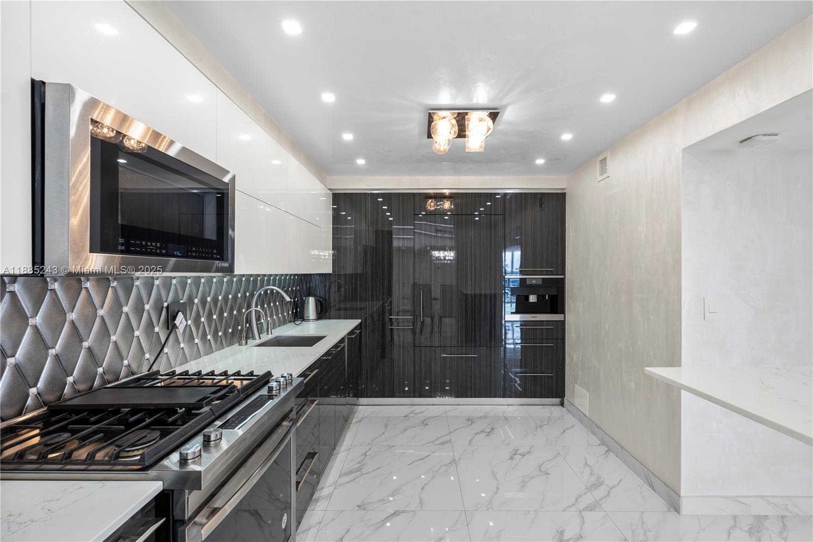 Photo of 2030 Ocean Drive  #2127, Hallandale Beach, Florida, 33009 - 