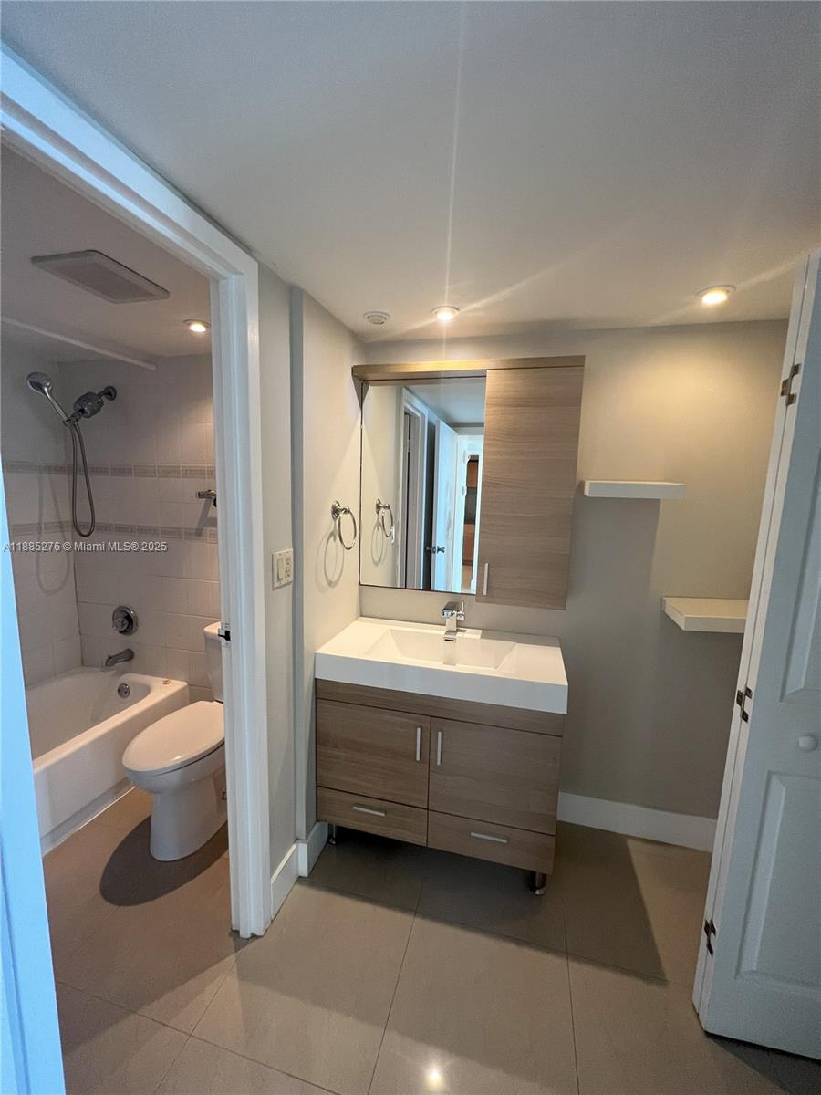 2012 1 / 2 991 sq. ft. $ 2025-09-26 0 Photo