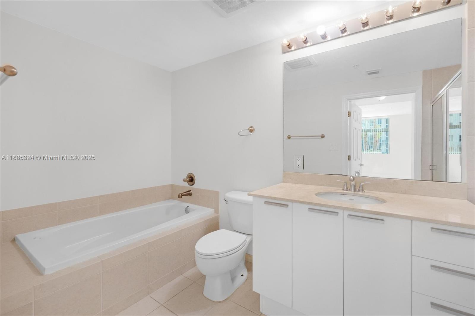 Photo of 140 Dixie Hwy  #512, Hollywood, Florida, 33020 - 