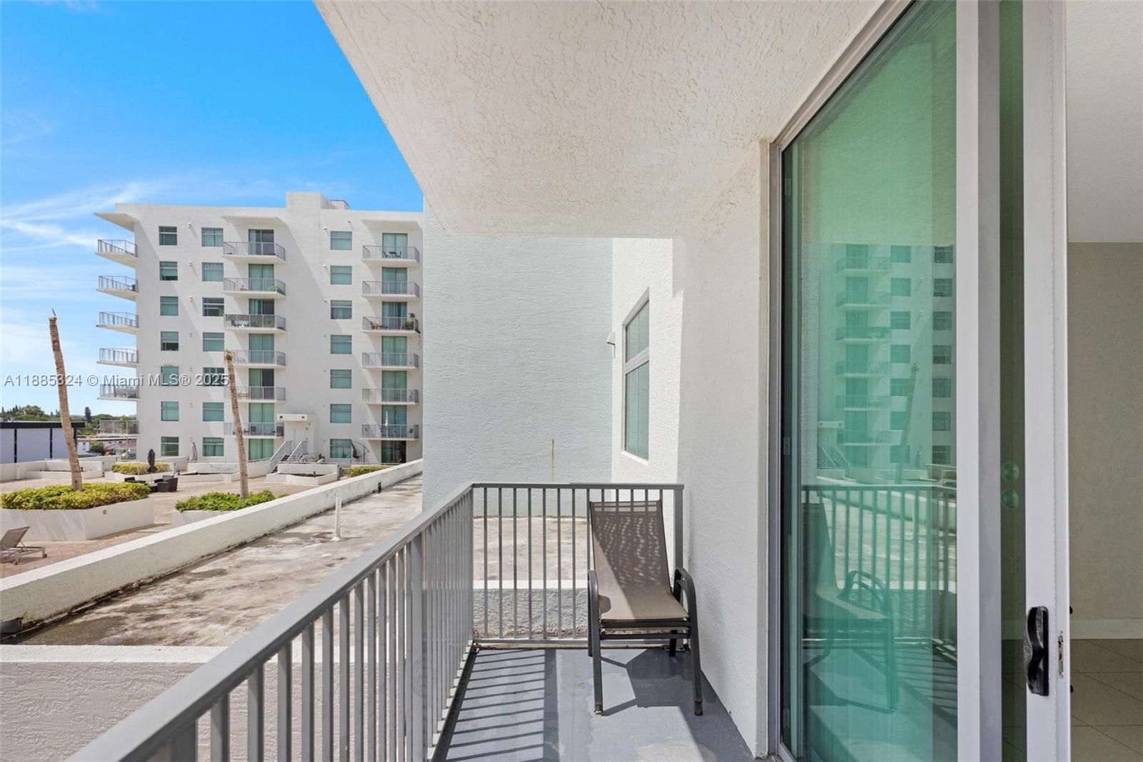 Photo of 140 Dixie Hwy  #512, Hollywood, Florida, 33020 - 