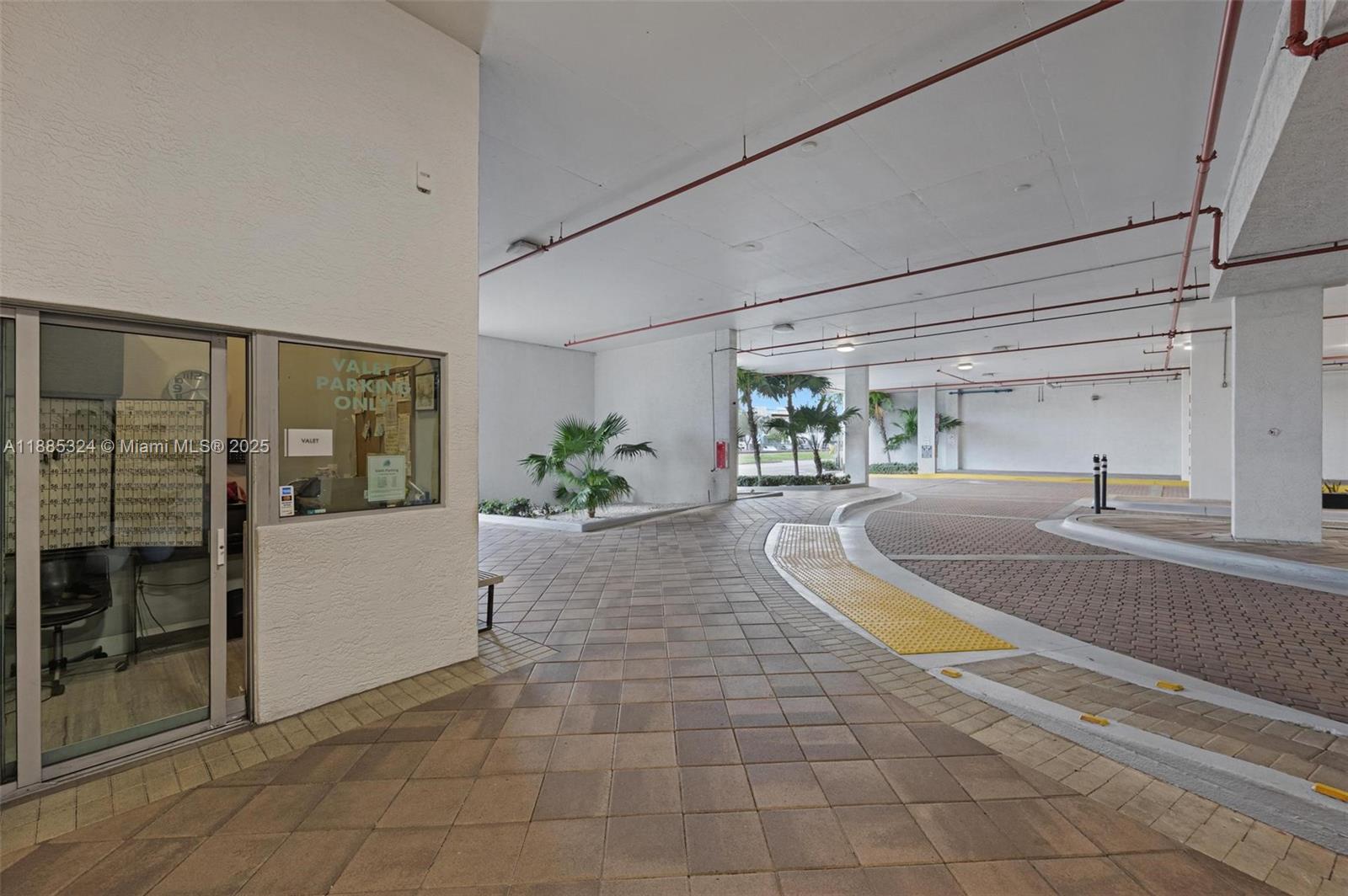 Photo of 140 Dixie Hwy  #512, Hollywood, Florida, 33020 - 