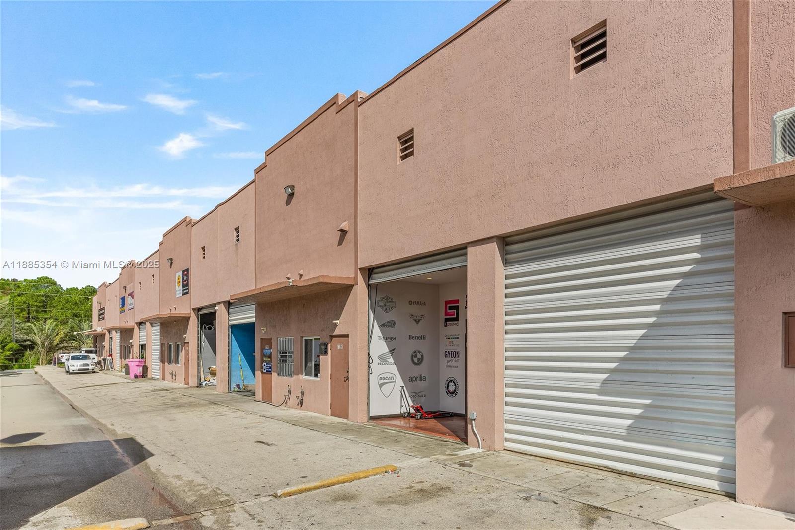 8B  /   sq. ft. $ 2025-09-26 0 Photo