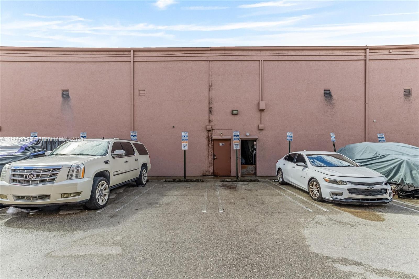 8B  /   sq. ft. $ 2025-09-26 0 Photo