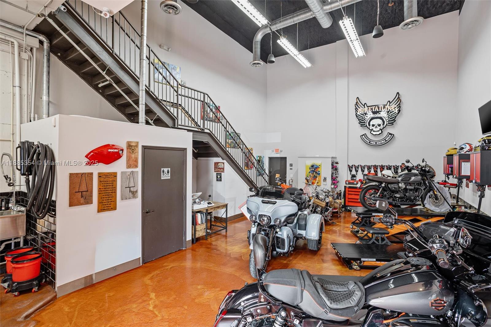 8B  /   sq. ft. $ 2025-09-26 0 Photo