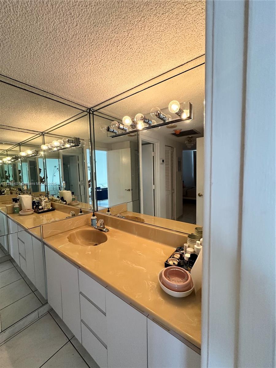 1209 1 / 2 762 sq. ft. $ 2025-09-26 0 Photo