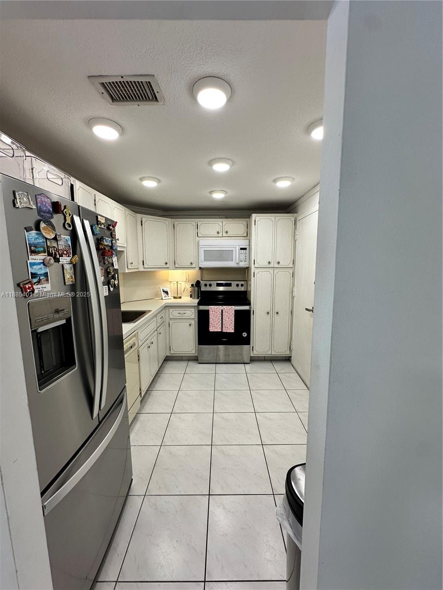 1209 1 / 2 762 sq. ft. $ 2025-09-26 0 Photo