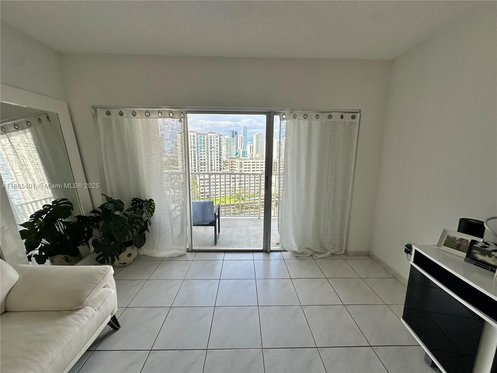 1209 1 / 2 762 sq. ft. $ 2025-09-26 0 Photo