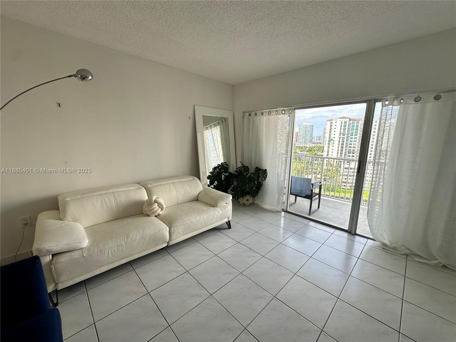 1209 1 / 2 762 sq. ft. $ 2025-09-26 0 Photo
