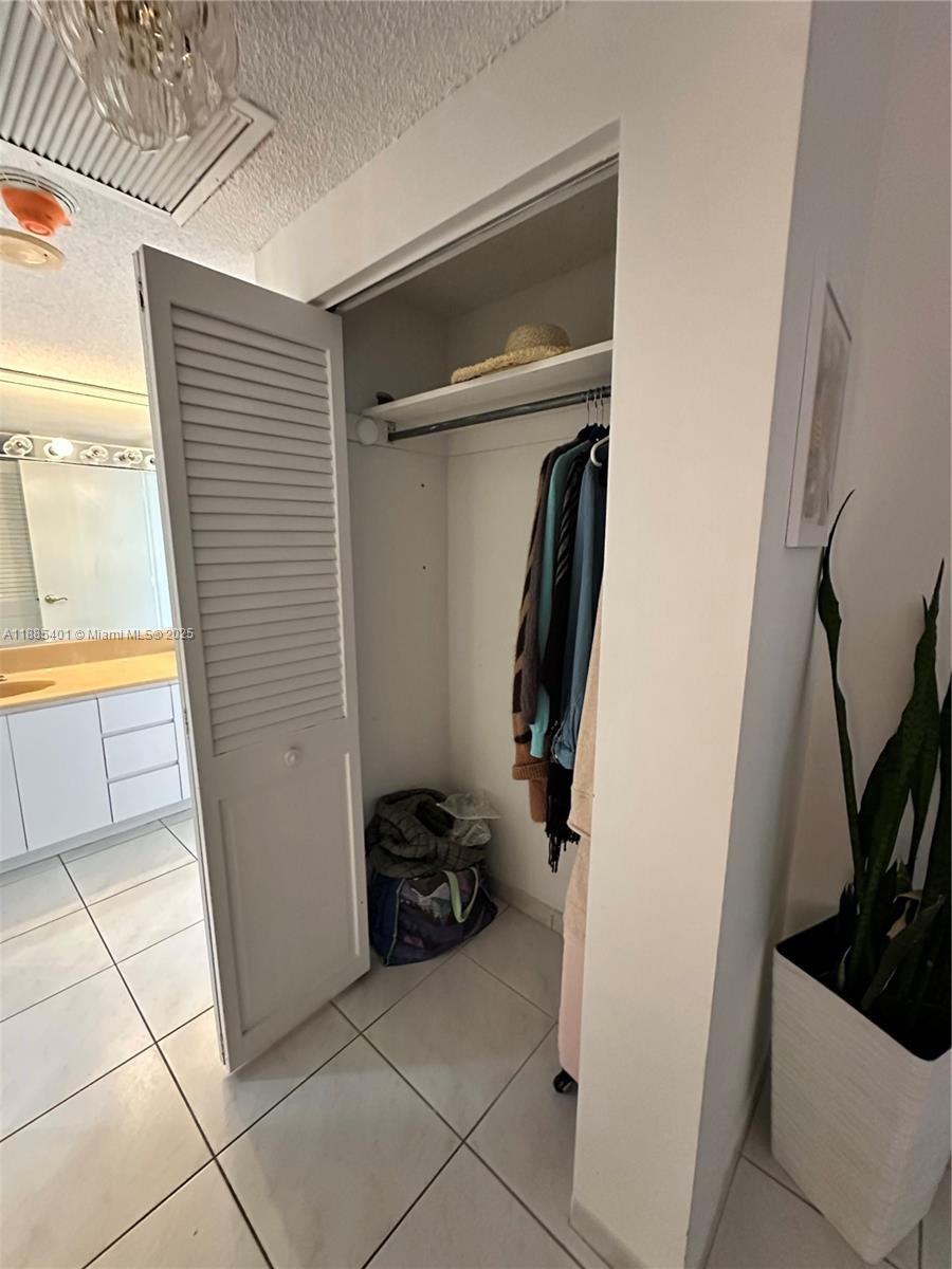 1209 1 / 2 762 sq. ft. $ 2025-09-26 0 Photo