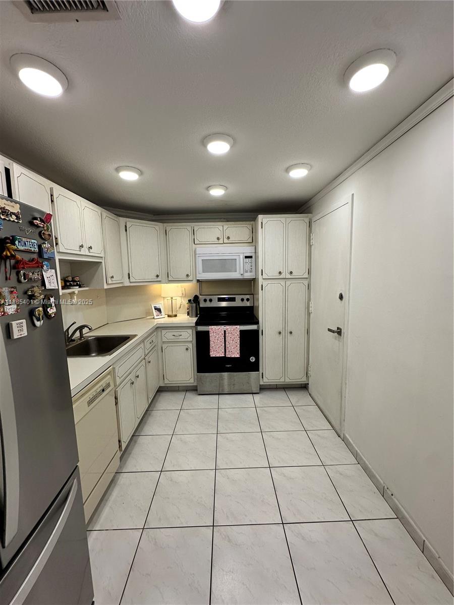 1209 1 / 2 762 sq. ft. $ 2025-09-26 0 Photo