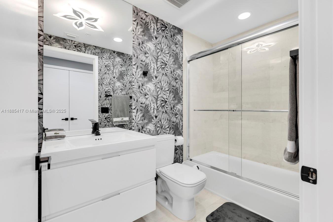 Photo of 17111 Biscayne Blvd  #909, North Miami Beach, Florida, 33160 - 