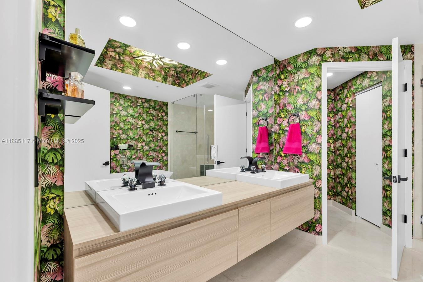 Photo of 17111 Biscayne Blvd  #909, North Miami Beach, Florida, 33160 - 