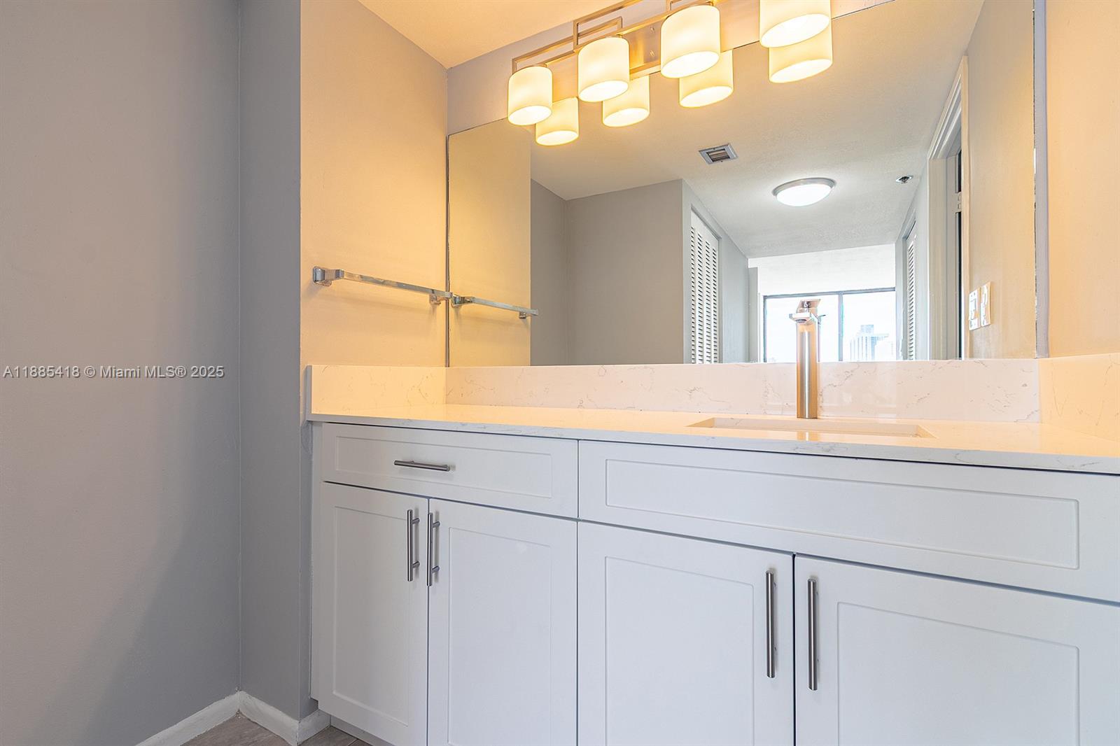 2406 2 / 2 1232 sq. ft. $ 2025-09-26 0 Photo