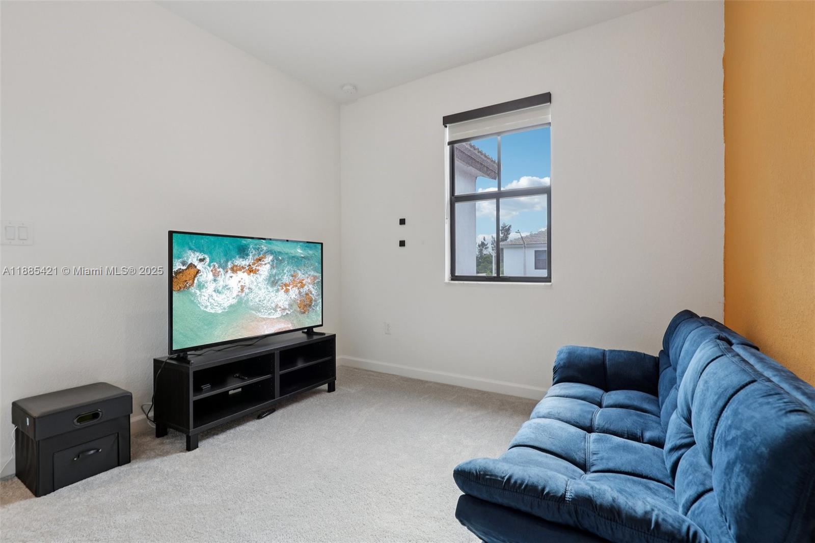 See details 28639 3 / 3 1722 sq. ft. $ 2025-12-01 0 Photo