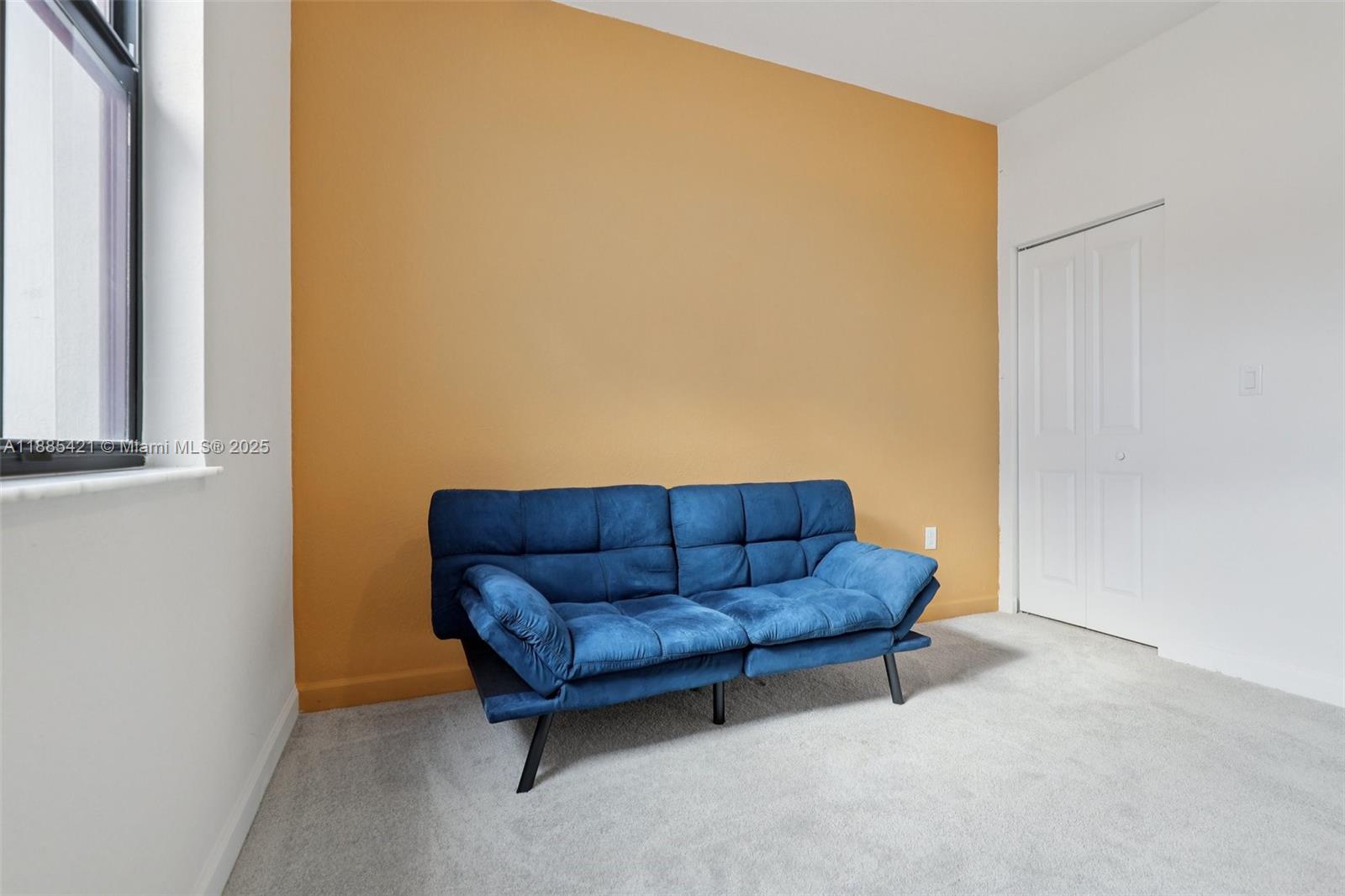 See details 28639 3 / 3 1722 sq. ft. $ 2025-12-01 0 Photo