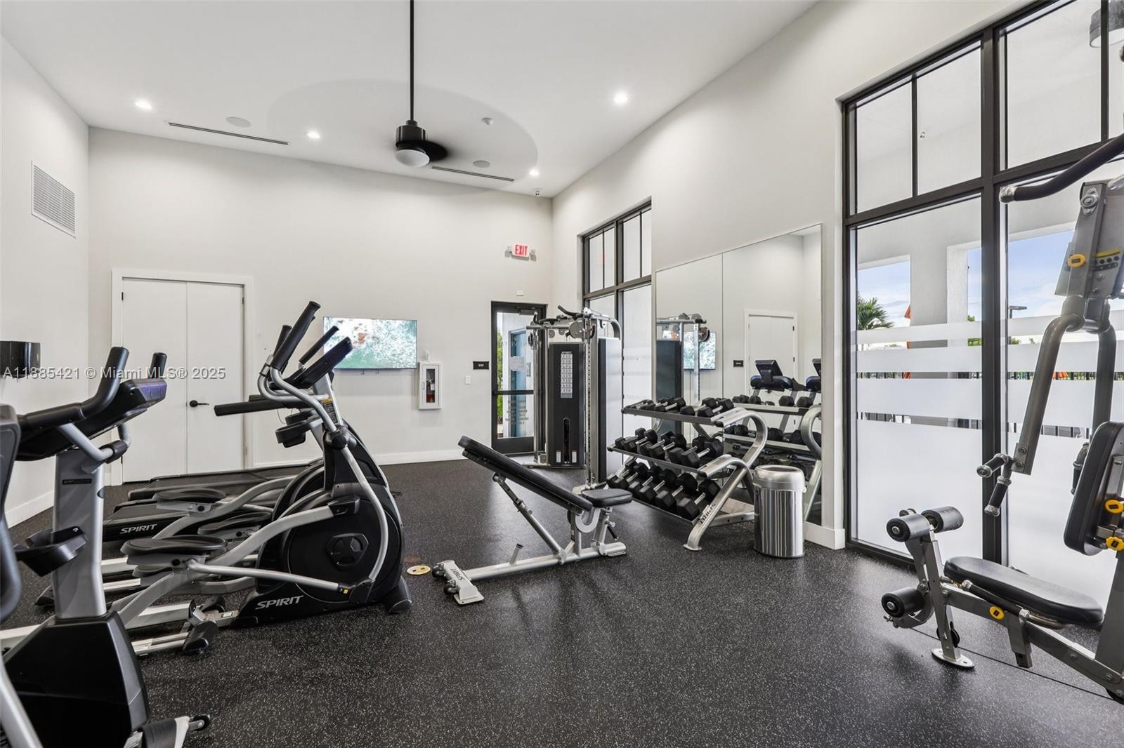 See details 28639 3 / 3 1722 sq. ft. $ 2025-12-01 0 Photo