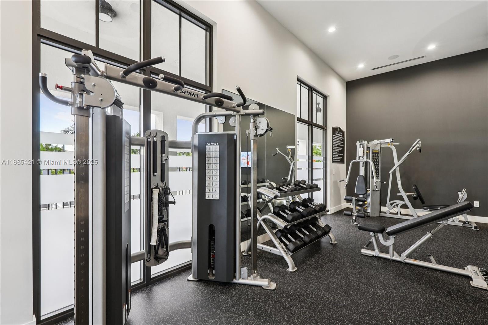 See details 28639 3 / 3 1722 sq. ft. $ 2025-12-01 0 Photo