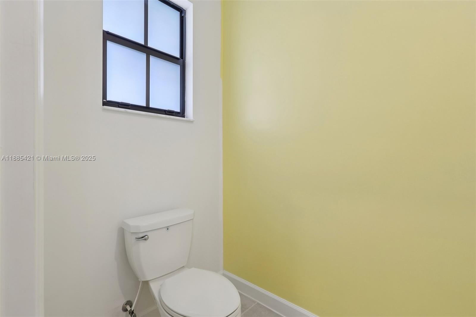 See details 28639 3 / 3 1722 sq. ft. $ 2025-12-01 0 Photo