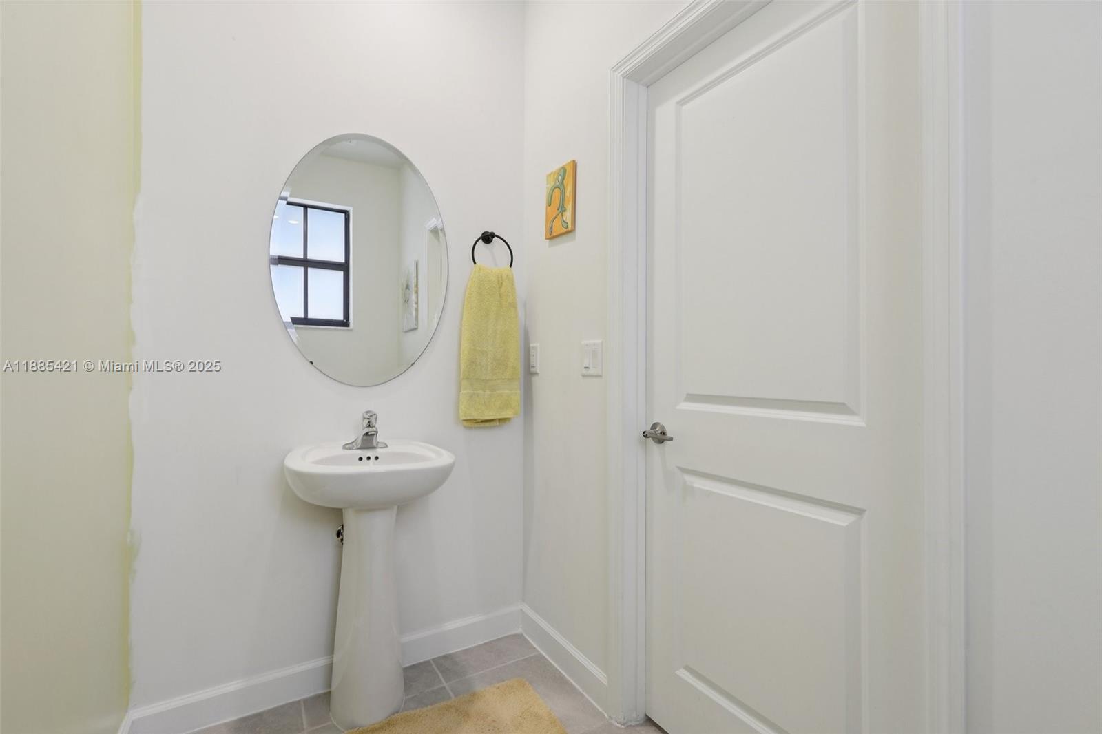 See details 28639 3 / 3 1722 sq. ft. $ 2025-12-01 0 Photo