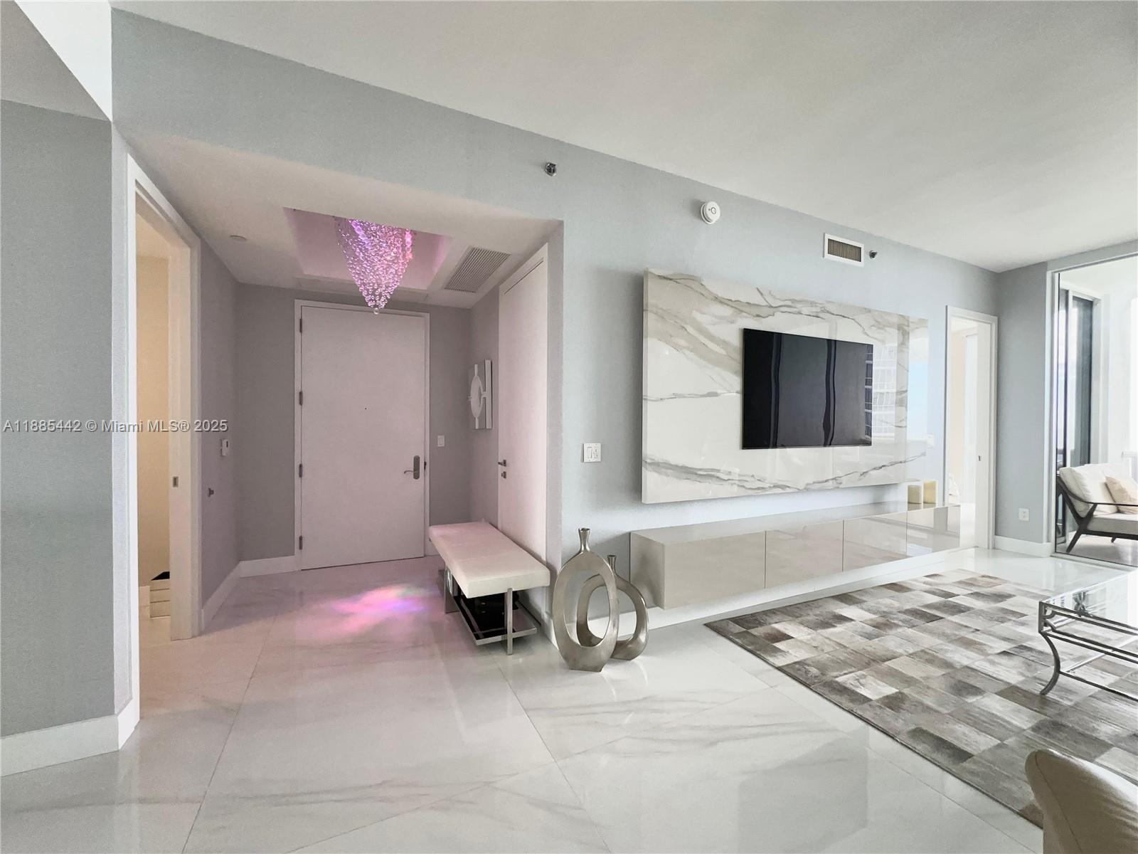 2406 3 / 4 2327 sq. ft. $ 2025-09-26 0 Photo