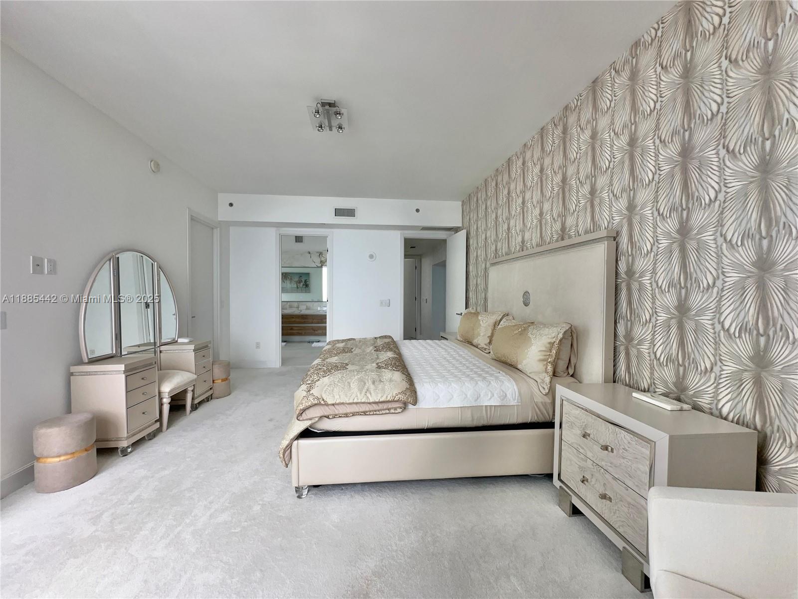 2406 3 / 4 2327 sq. ft. $ 2025-09-26 0 Photo