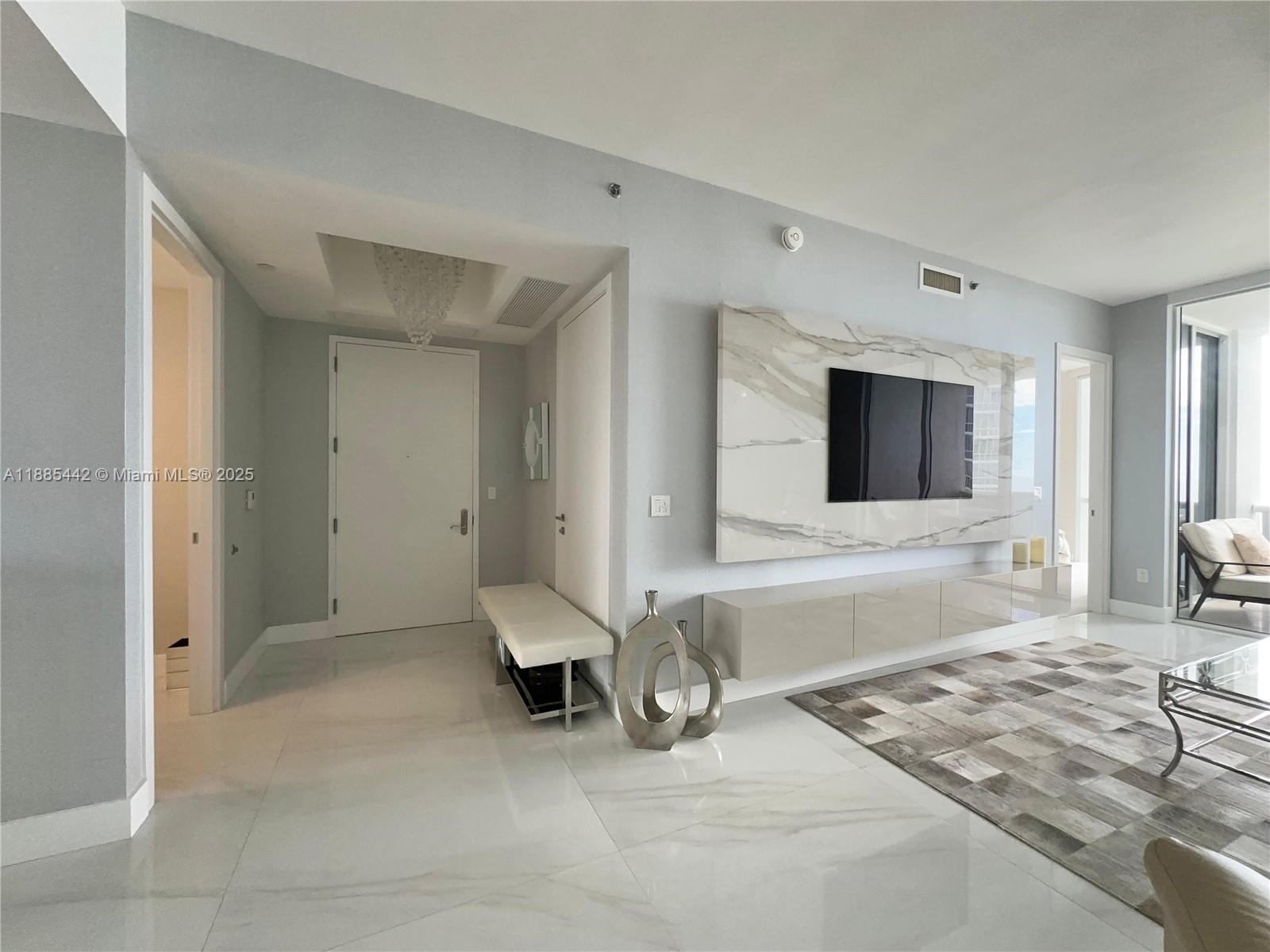 2406 3 / 4 2327 sq. ft. $ 2025-09-26 0 Photo