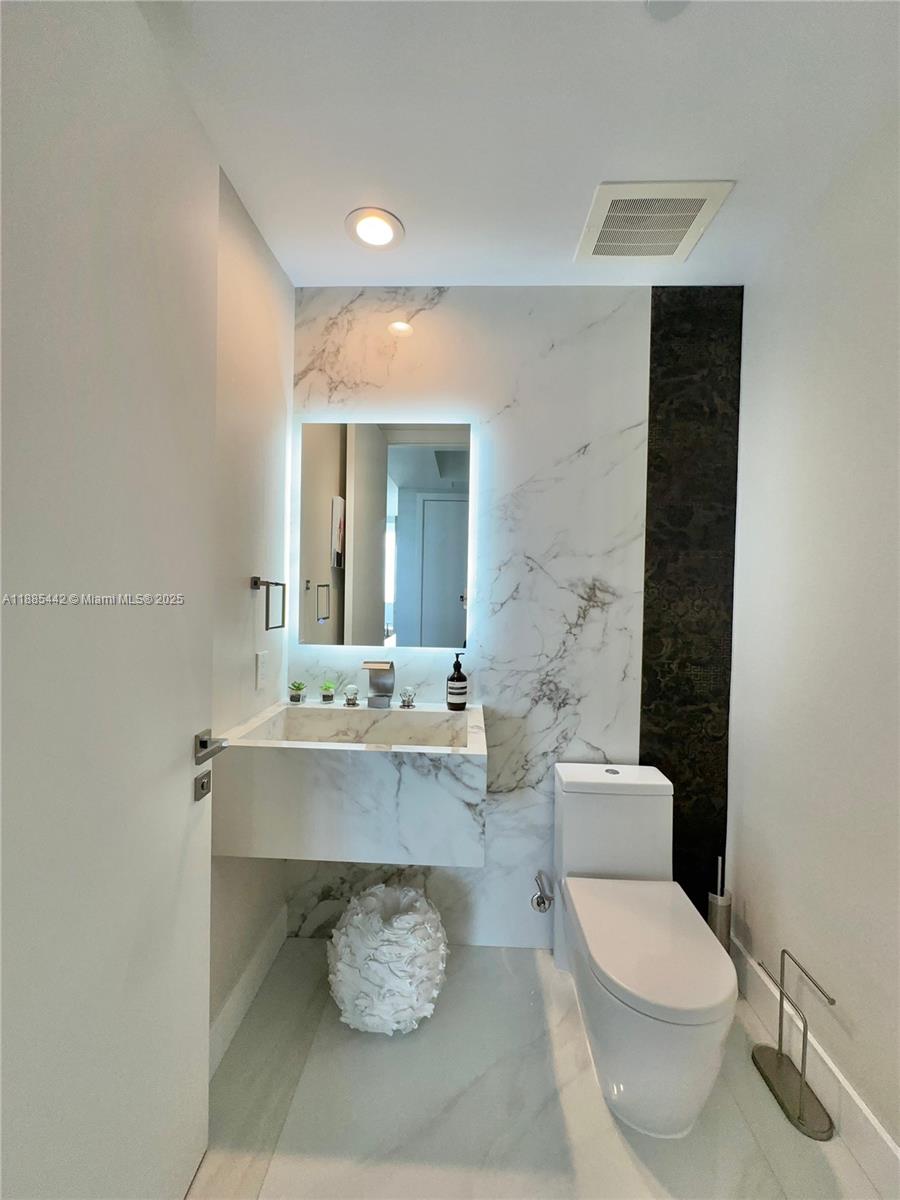 2406 3 / 4 2327 sq. ft. $ 2025-09-26 0 Photo