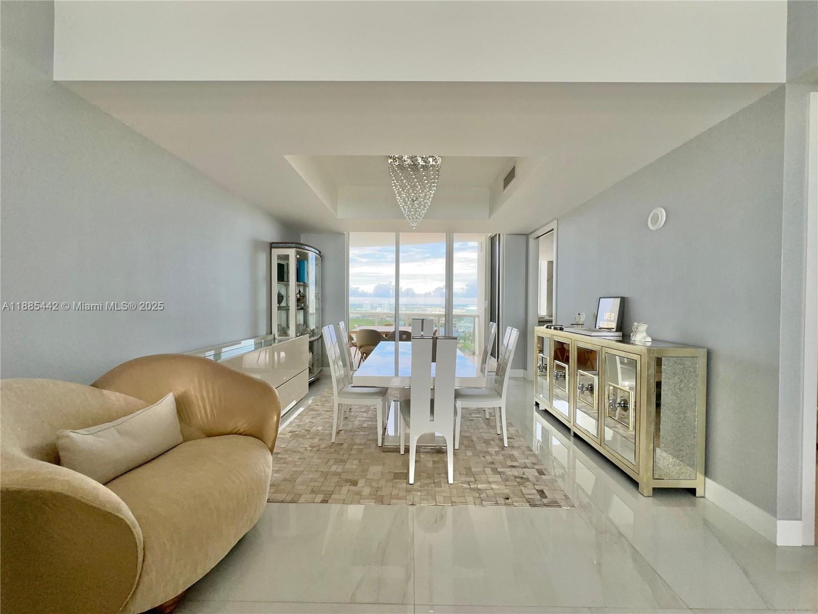 2406 3 / 4 2327 sq. ft. $ 2025-09-26 0 Photo