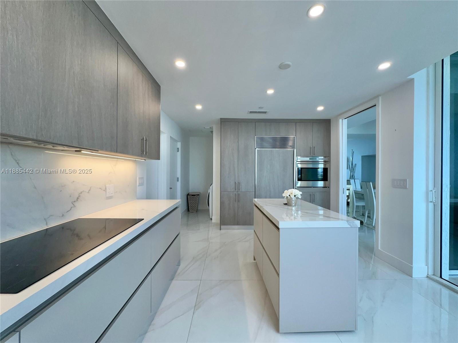 2406 3 / 4 2327 sq. ft. $ 2025-09-26 0 Photo