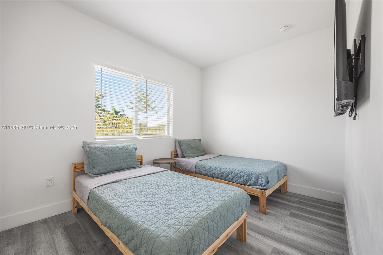   /  4457 sq. ft. $ 2025-09-26 0 Photo