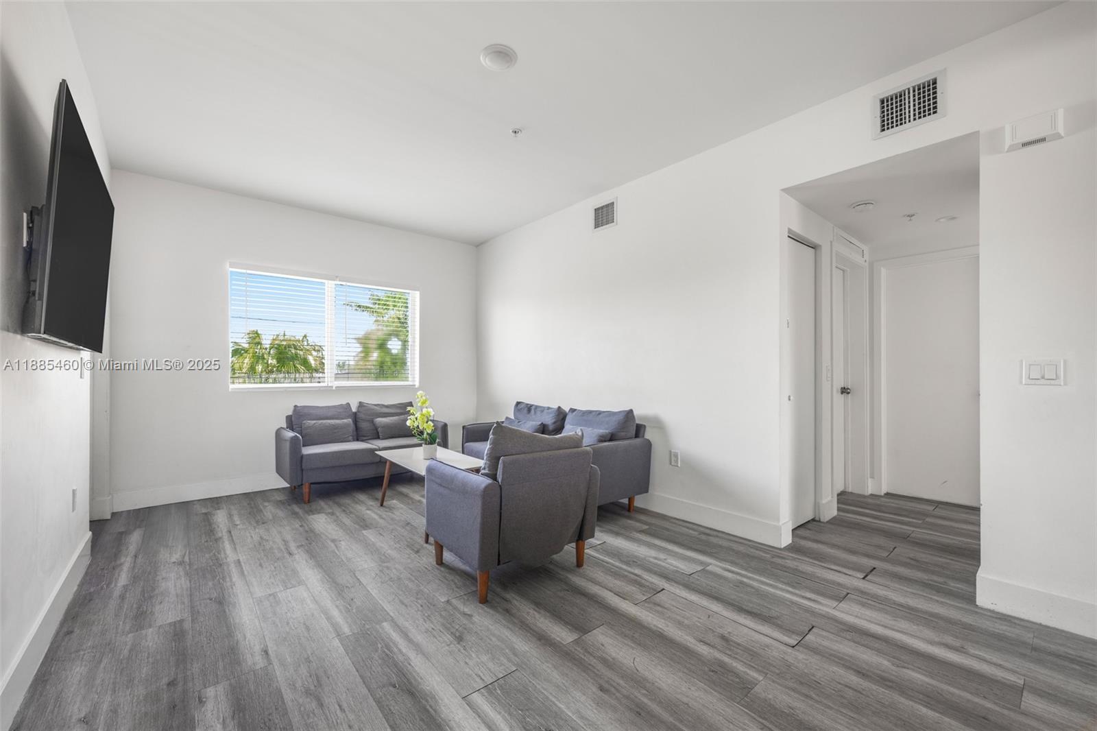   /  4457 sq. ft. $ 2025-09-26 0 Photo