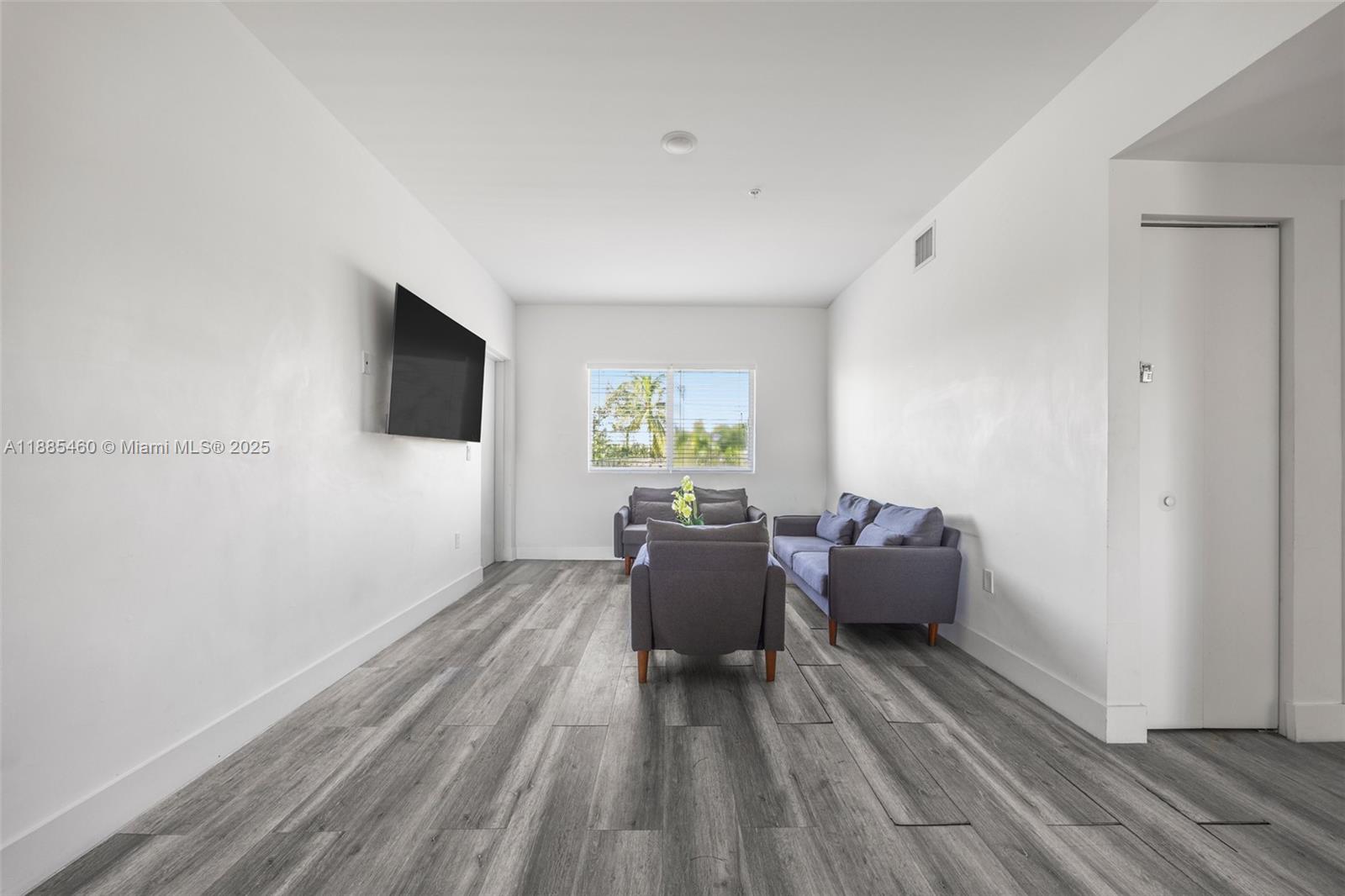   /  4457 sq. ft. $ 2025-09-26 0 Photo