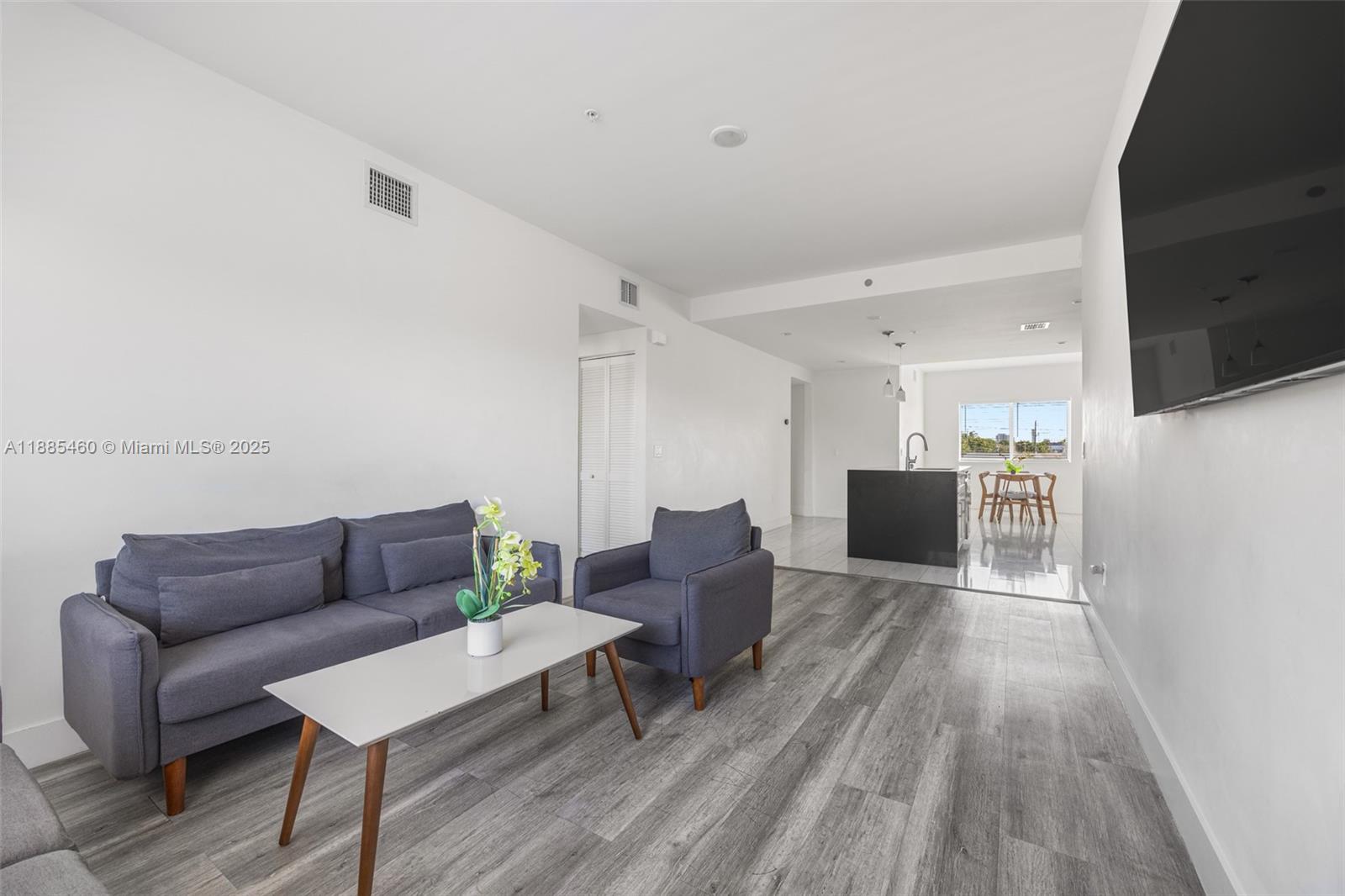   /  4457 sq. ft. $ 2025-09-26 0 Photo