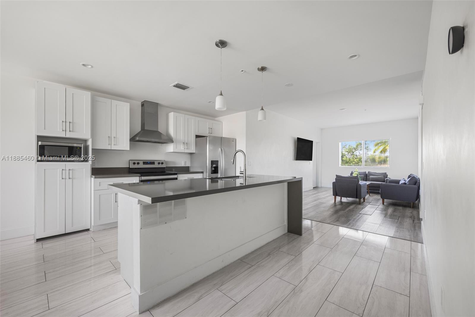   /  4457 sq. ft. $ 2025-09-26 0 Photo