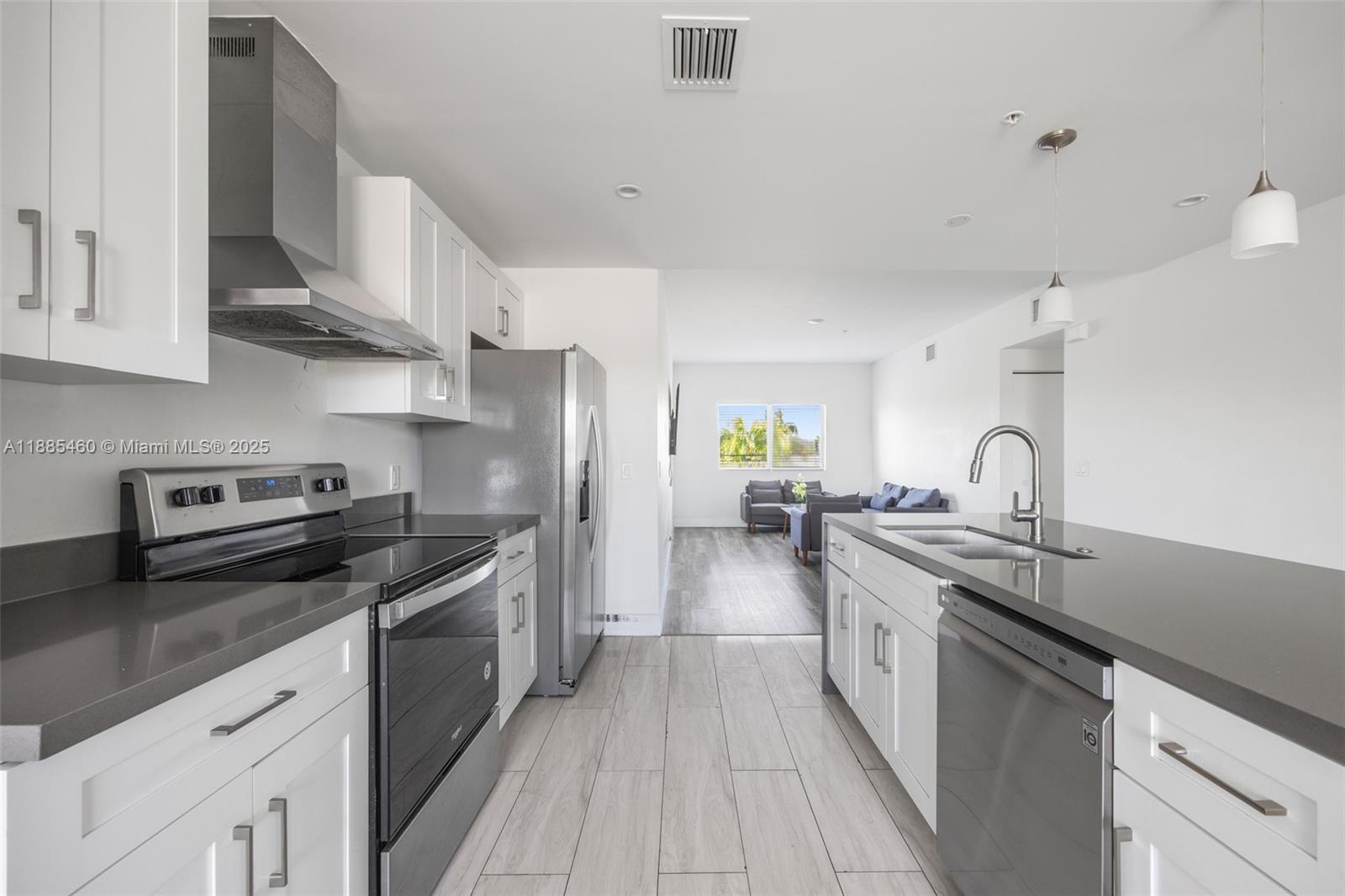   /  4457 sq. ft. $ 2025-09-26 0 Photo
