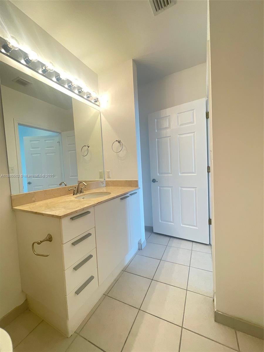 Photo of    #1016, Hollywood, Florida, 33020 - 