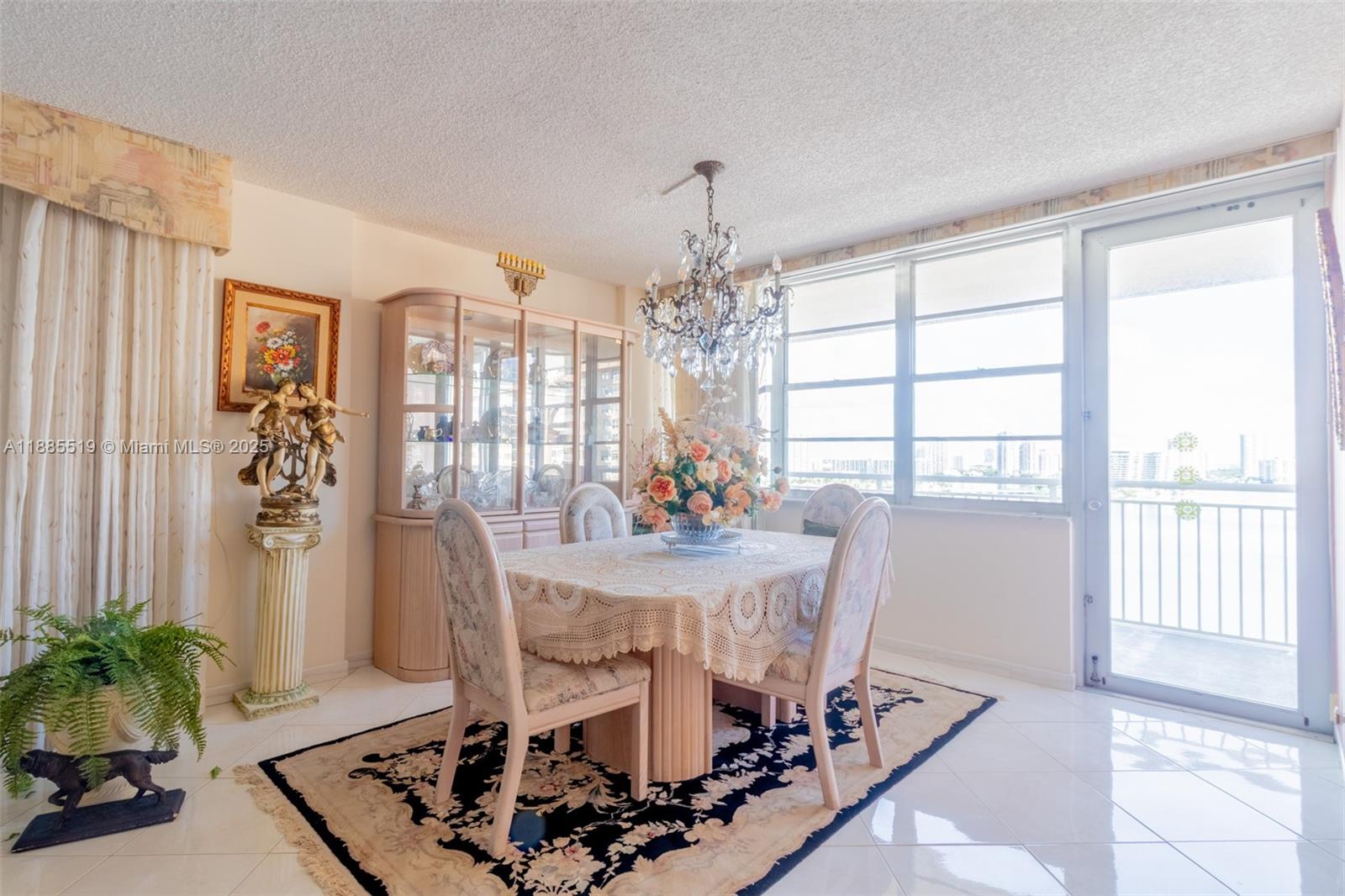 1816 2 / 2 1544 sq. ft. $ 2025-09-26 0 Photo