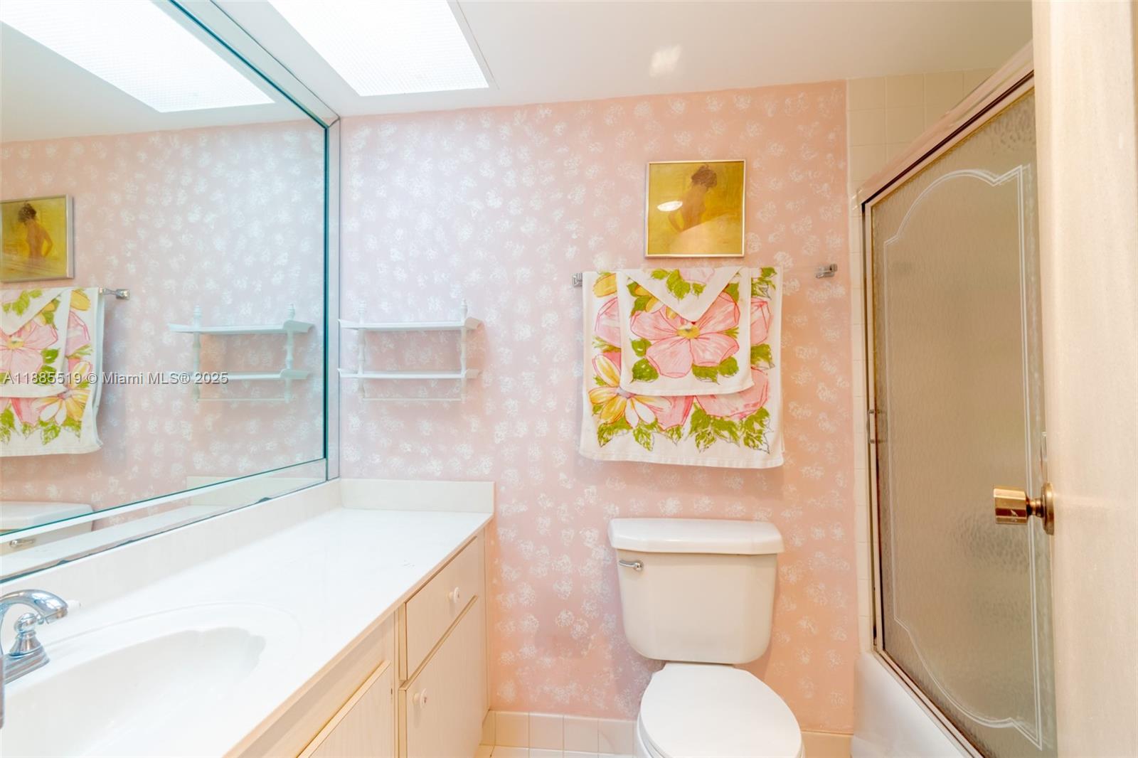 1816 2 / 2 1544 sq. ft. $ 2025-09-26 0 Photo