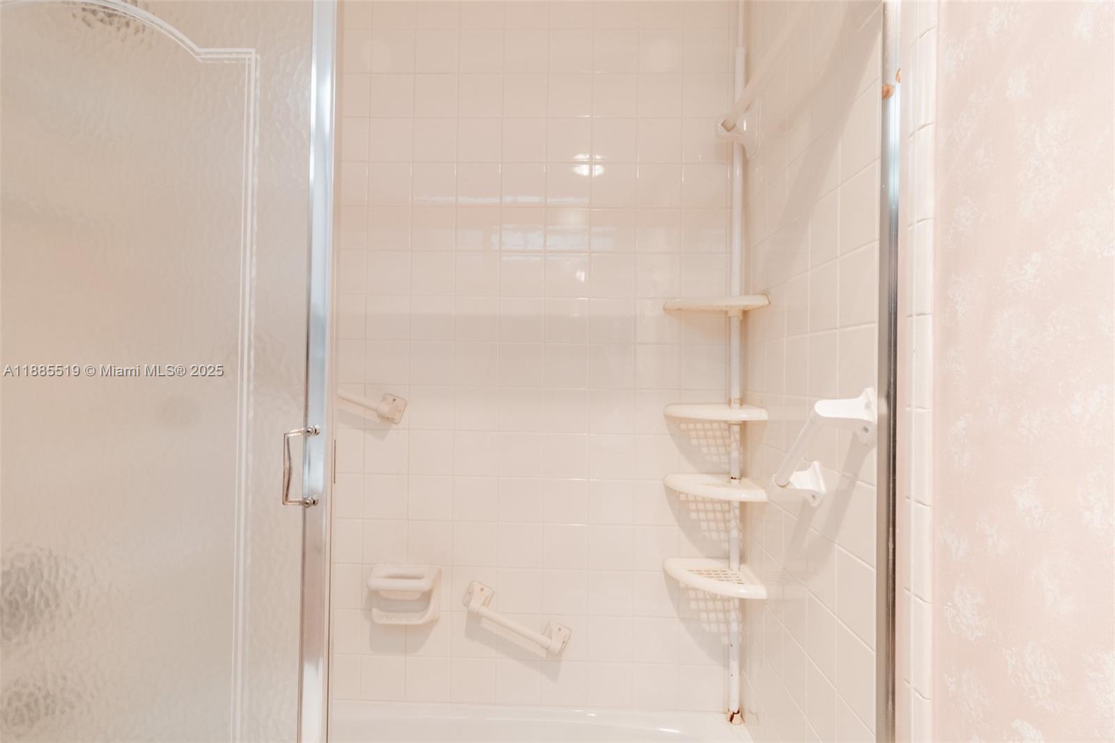 1816 2 / 2 1544 sq. ft. $ 2025-09-26 0 Photo