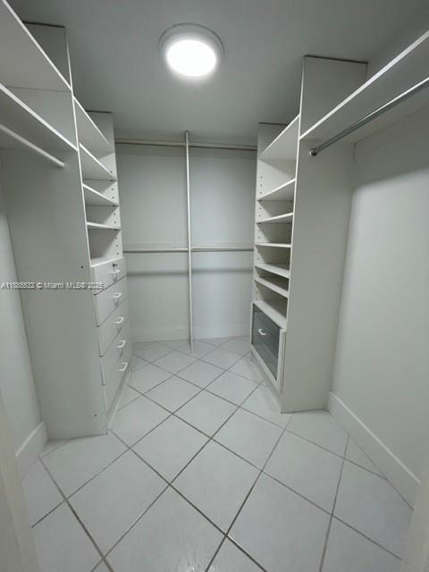 Photo of 3725 Ocean Dr  #910, Hollywood, Florida, 33019 - 
