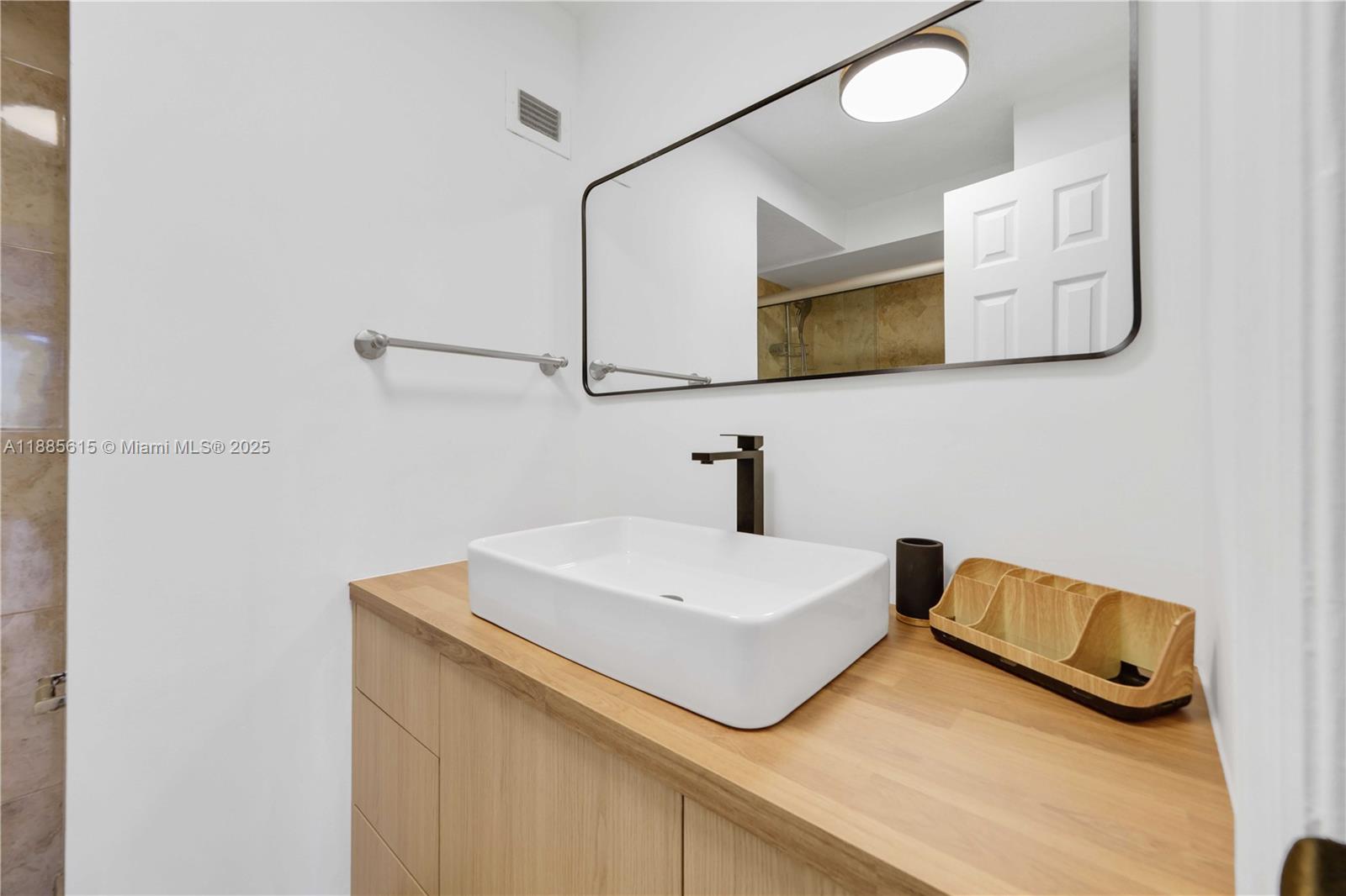 Photo of 1500 Ocean Dr  #5C, Hollywood, Florida, 33019 - 