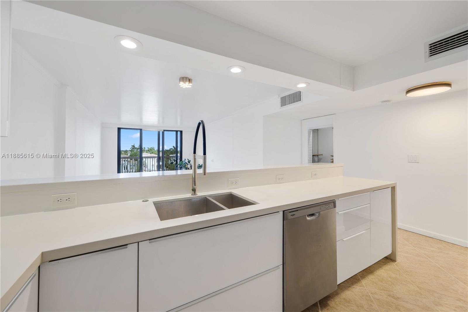 Photo of 1500 Ocean Dr  #5C, Hollywood, Florida, 33019 - 