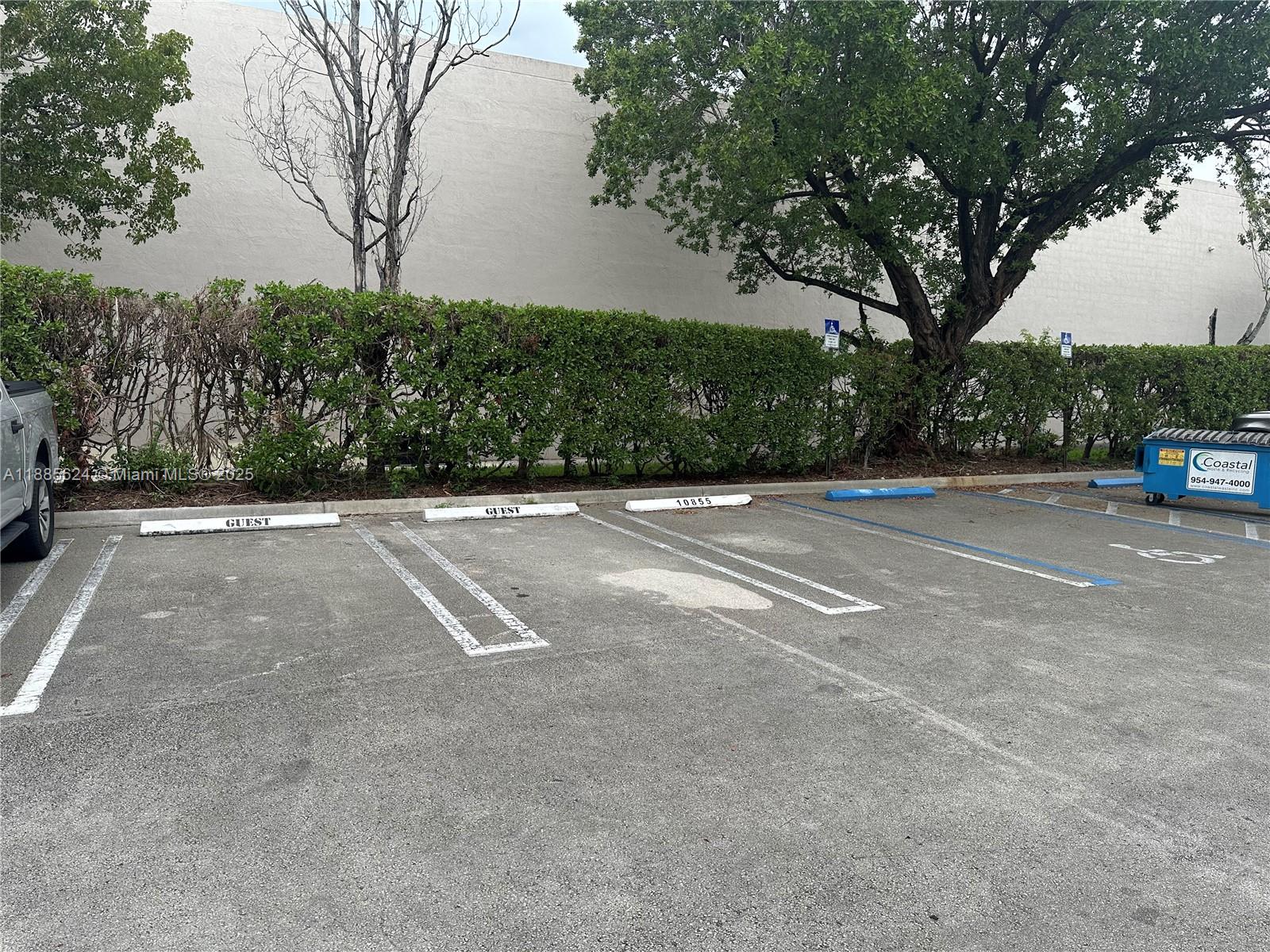 10855  /   sq. ft. $ 2025-09-26 0 foto