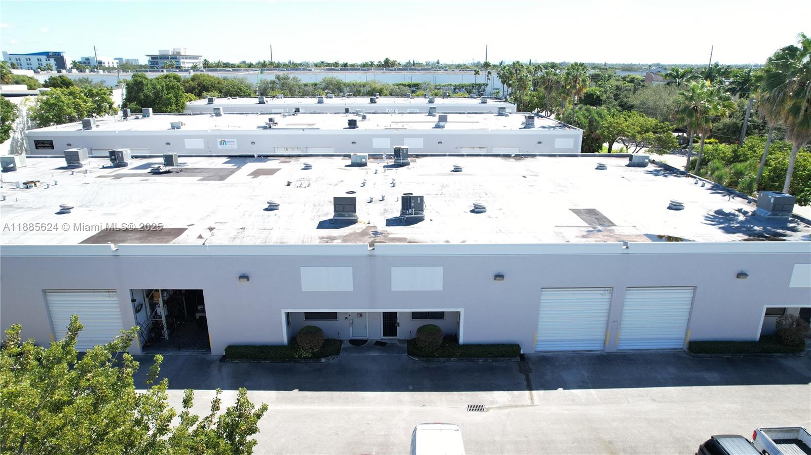 See details 10855 / sq. ft. $ 2025-09-26 0 Photo
