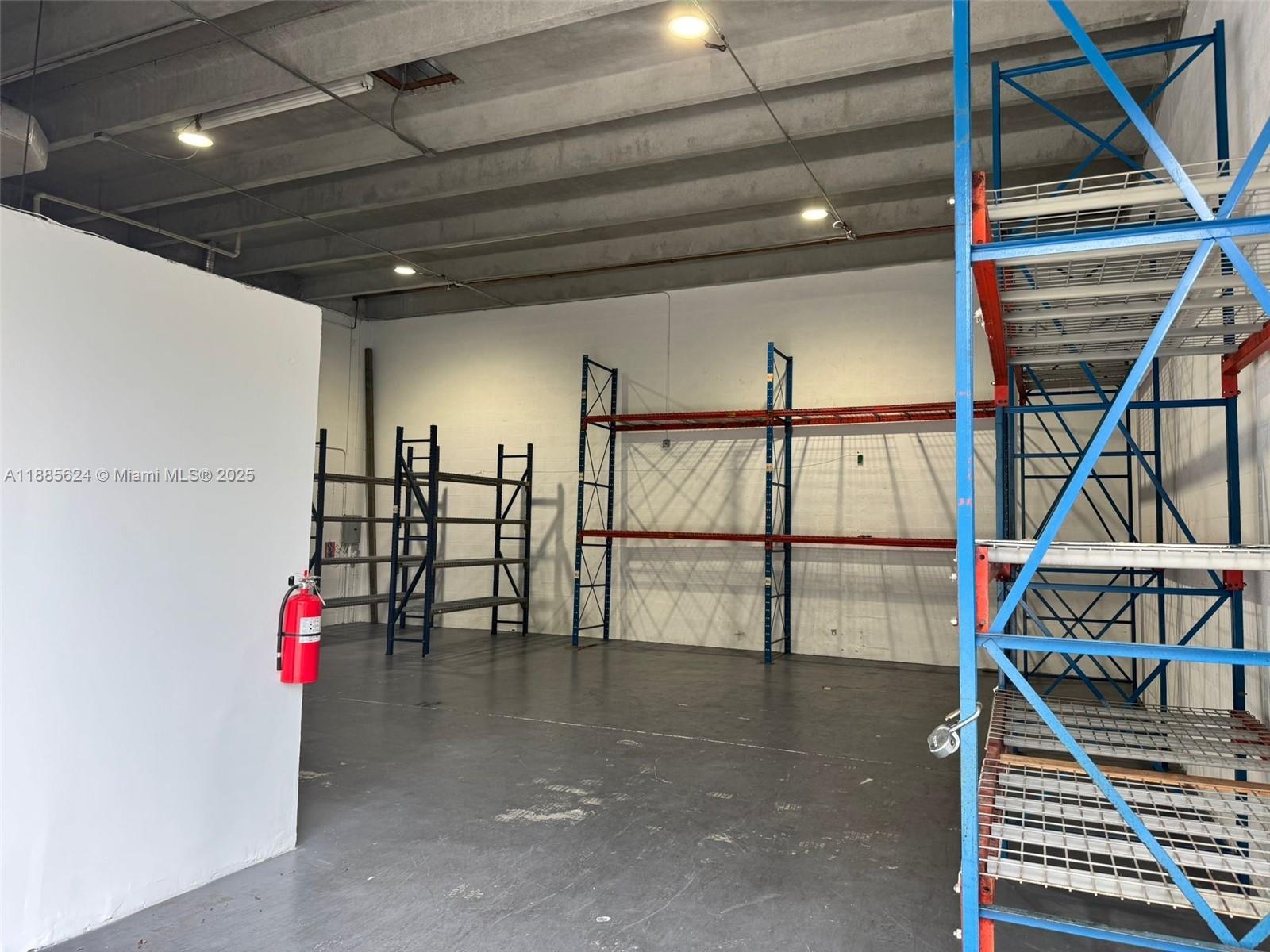 10855  /   sq. ft. $ 2025-09-26 0 foto