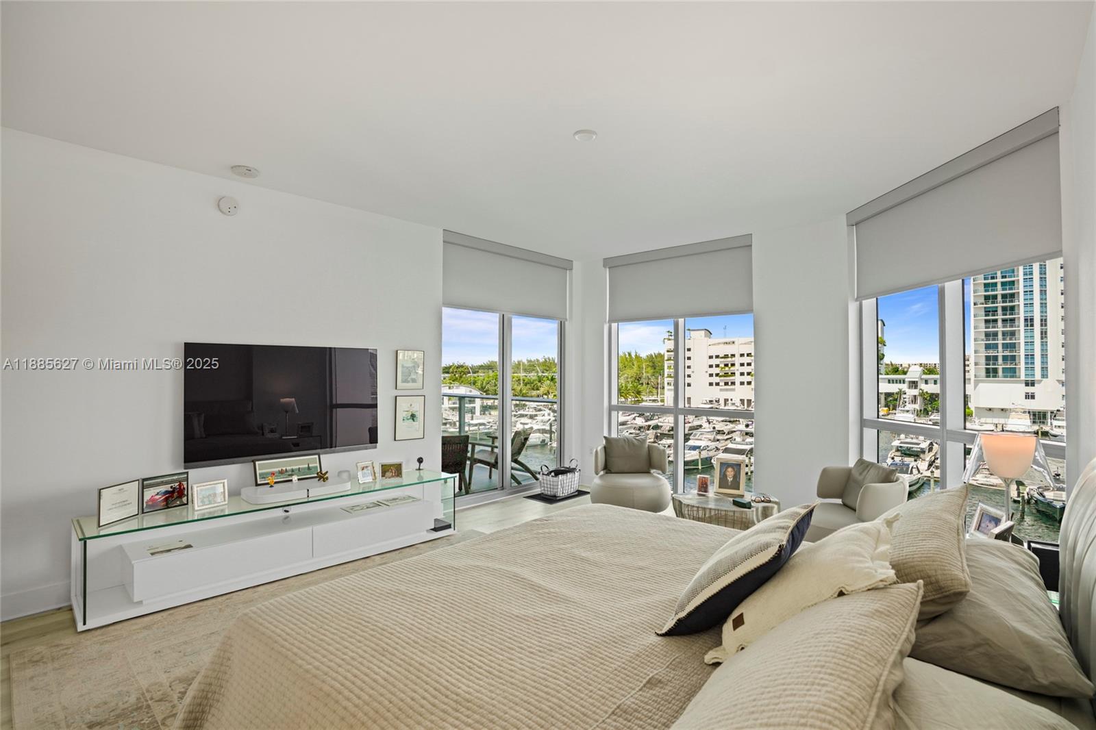 Photo of 17111 Biscayne Blvd #401, North Miami Beach, Florida, 33160 -