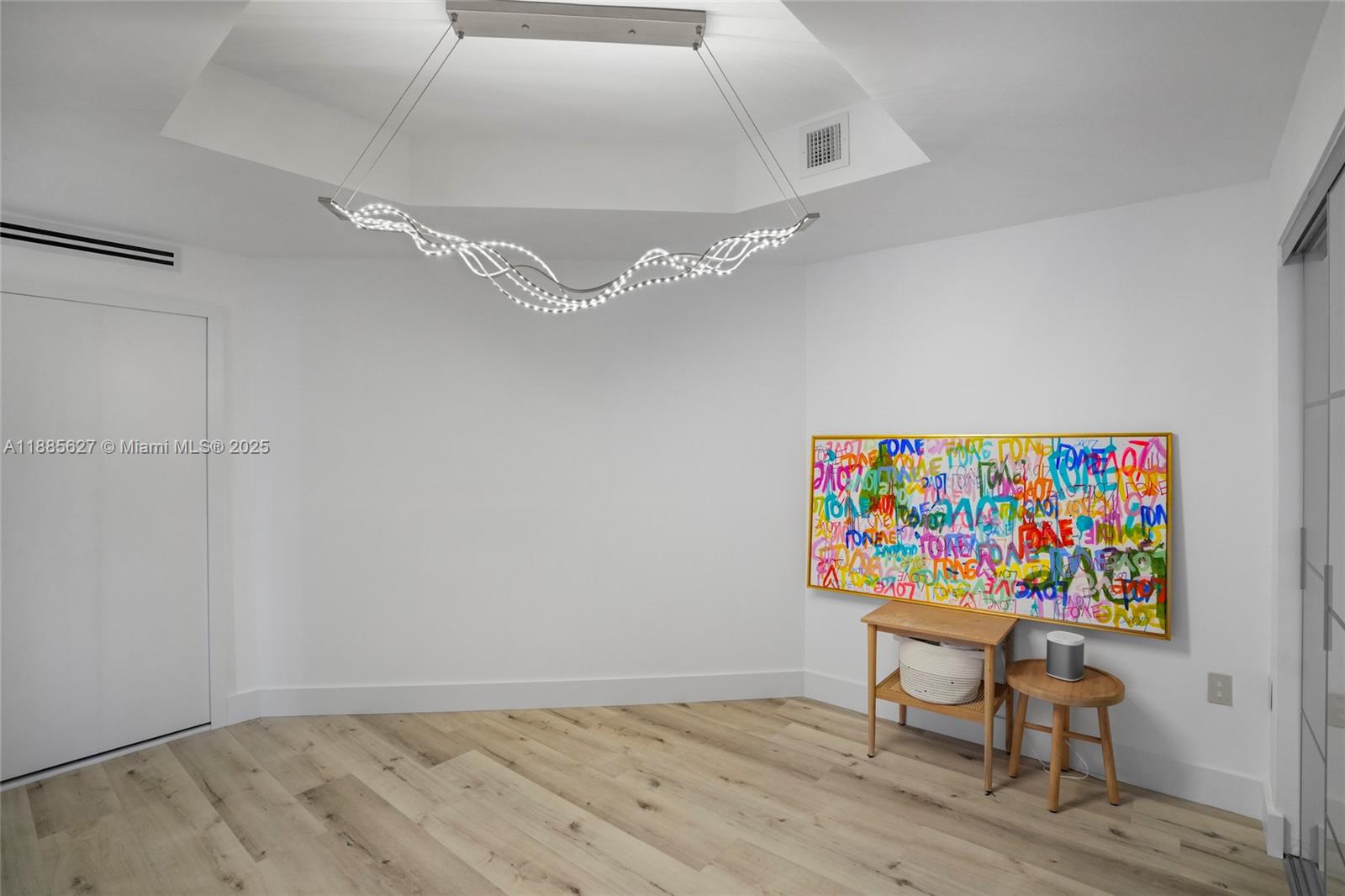 Photo of 17111 Biscayne Blvd #401, North Miami Beach, Florida, 33160 -