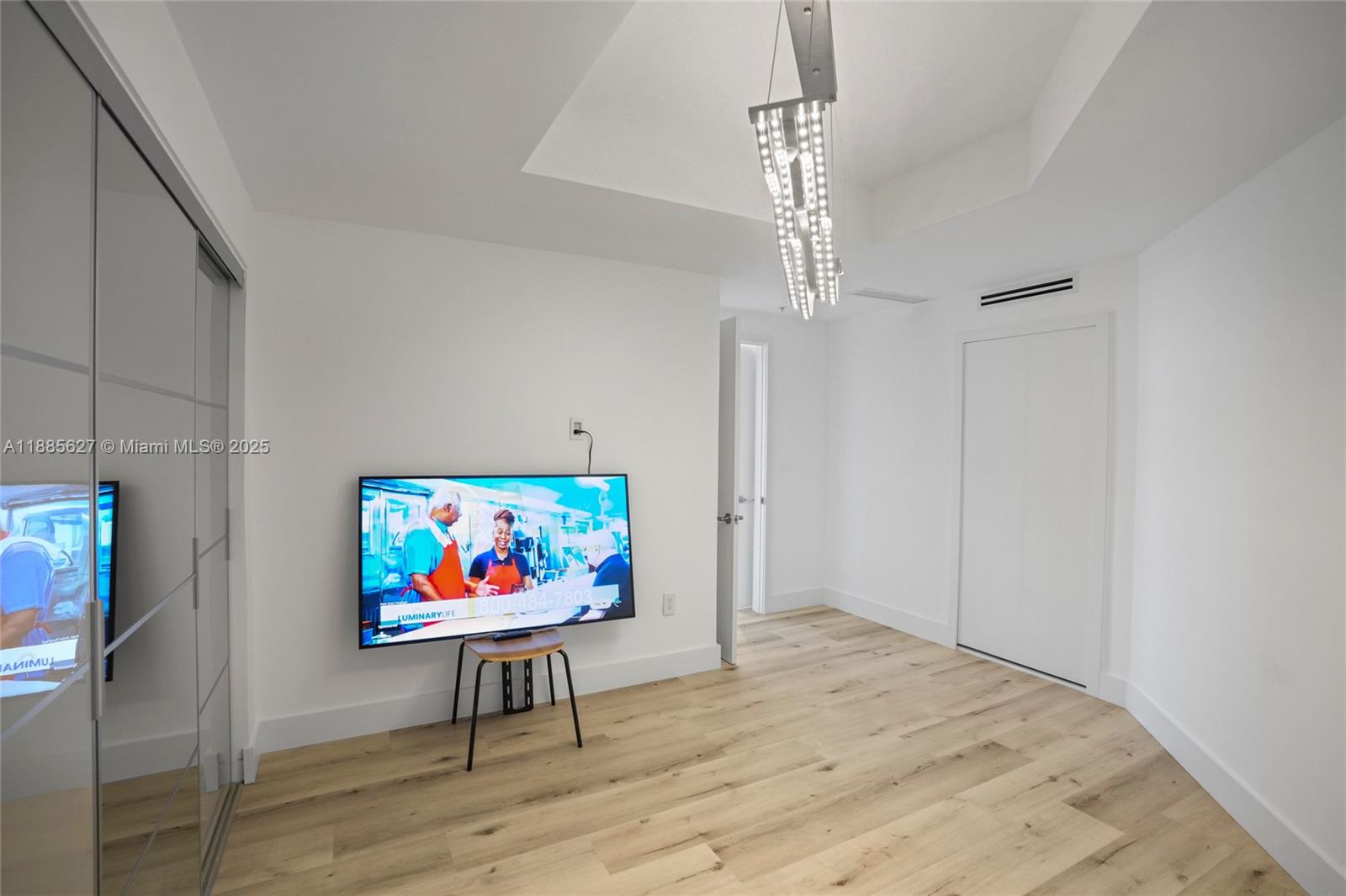 Photo of 17111 Biscayne Blvd #401, North Miami Beach, Florida, 33160 -